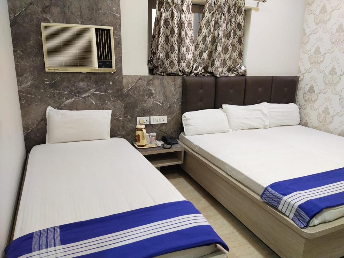 Hotel Gateway Kailash Varanasi Esterno foto