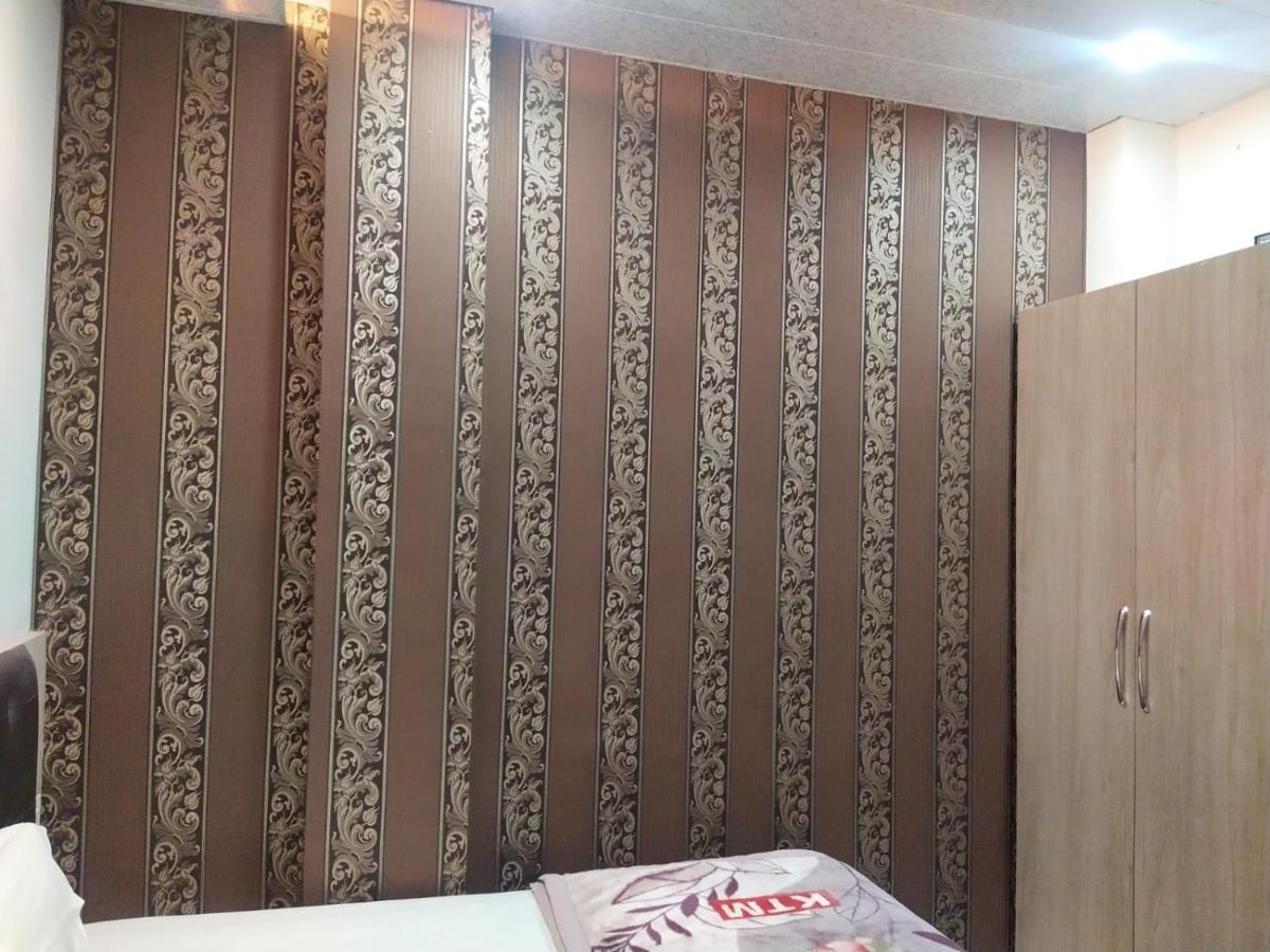 Hotel Gateway Kailash Varanasi Esterno foto