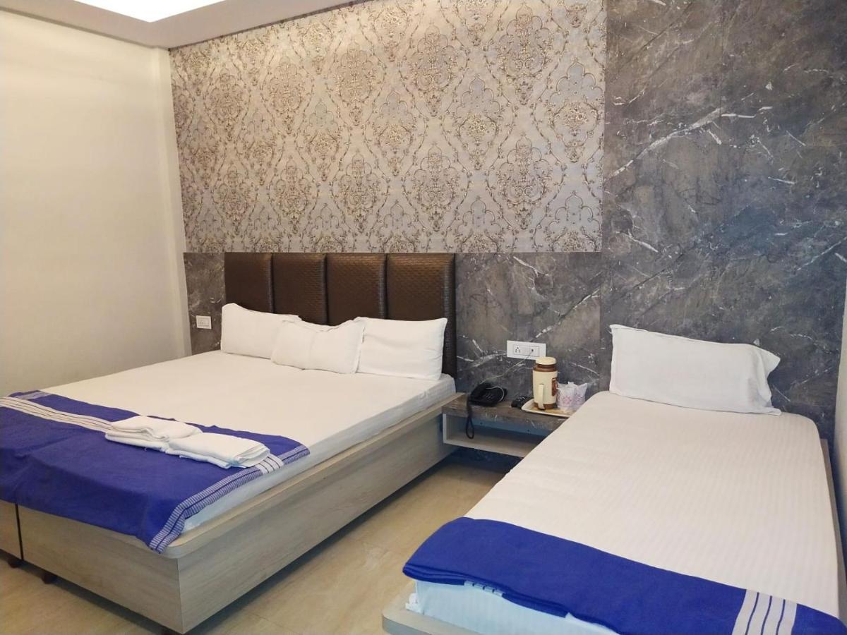 Hotel Gateway Kailash Varanasi Esterno foto