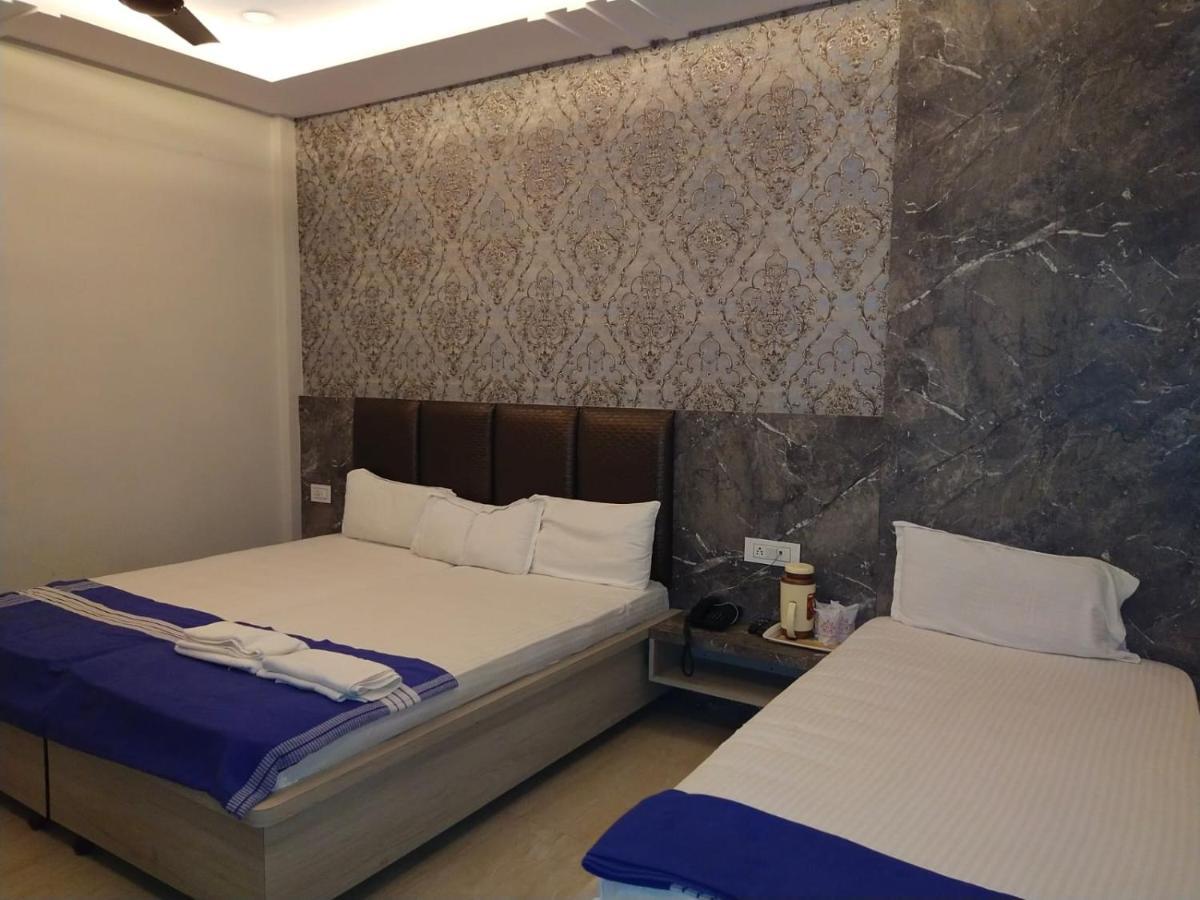 Hotel Gateway Kailash Varanasi Esterno foto
